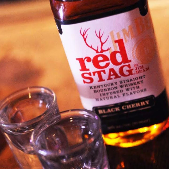 Ликер Jim Beam Red Stag Cherry 0,7л 32,5% + Royal Club Ginger Ale в Украине