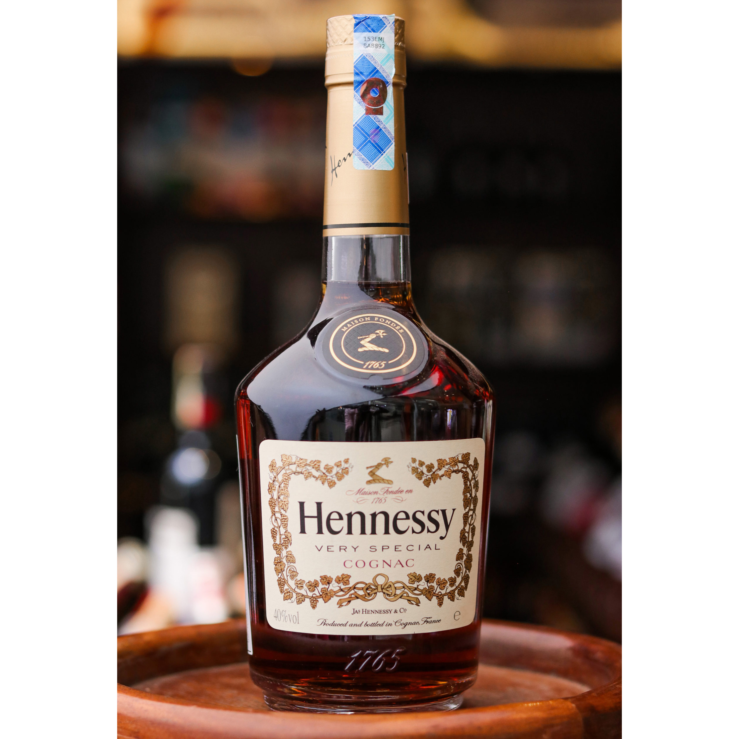 Коньяк Hennessy VS 4 роки витримки 0,35л 40% у подарунковій упаковці купити