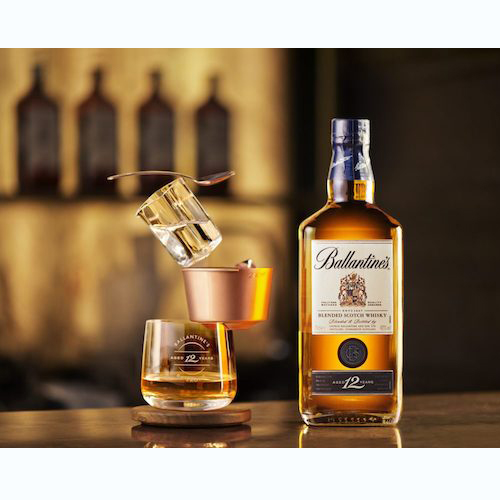 Виски Ballantine's 12 лет выдержки 0,7л 40% в подарочной упаковке в Украине
