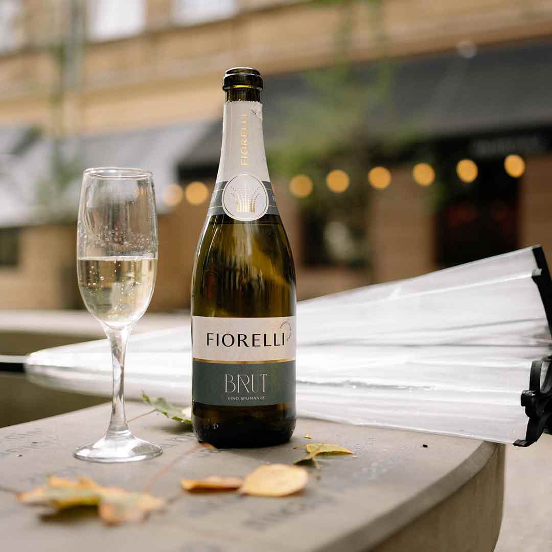 Ігристе вино Fiorelli Brut біле брют 0,75л 11% в коробці купити