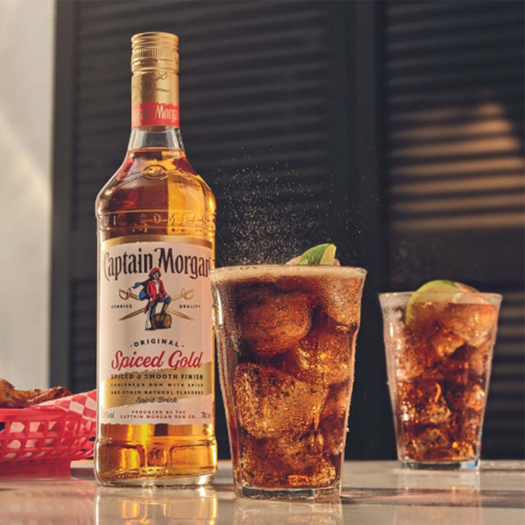 Ромовый напиток Captain Morgan Spiced Gold 0,7л 35% купить