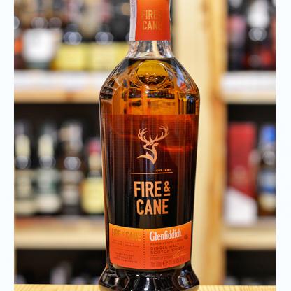 Виски односолодовый Glenfiddich Fire and Cane 8 лет выдержки 0,7 л 43% Крепкие напитки в RUMKA. Тел: 067 173 0358. Доставка, гарантия, лучшие цены!