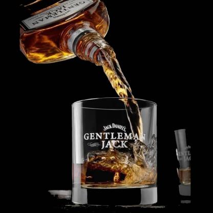 Виски Jack Daniel's Gentleman Jack 0,7л 40% с бокалами Бурбон в RUMKA. Тел: 067 173 0358. Доставка, гарантия, лучшие цены!