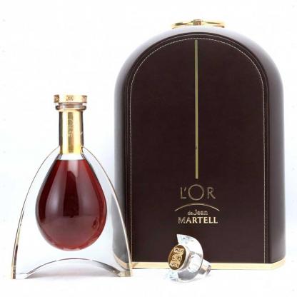 Коньяк Martell L'Or 0,7л 40% у престижній упаковці Міцні напої на RUMKA. Тел: 067 173 0358. Доставка, гарантія, кращі ціни!