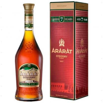 Бренді вірменське Ararat Otborny 7 років 0,7л. 40% в кор. Міцні напої на RUMKA. Тел: 067 173 0358. Доставка, гарантія, кращі ціни!