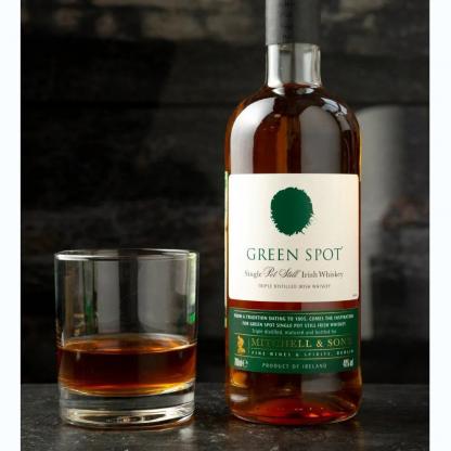 Виски Mitchells Green Spot в подарочной упаковке 0,7 л 40% Крепкие напитки в RUMKA. Тел: 067 173 0358. Доставка, гарантия, лучшие цены!