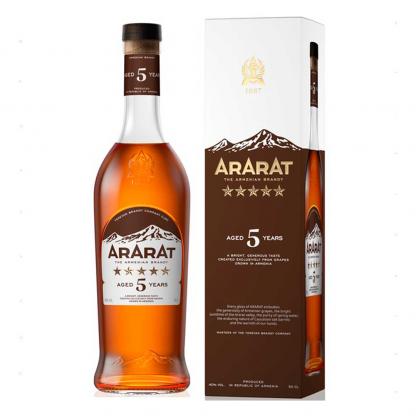 Бренди армянское Ararat 5 звезд 0,5л 40% в коробке Крепкие напитки в RUMKA. Тел: 067 173 0358. Доставка, гарантия, лучшие цены!