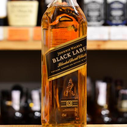 Виски Johnnie Walker Black label 12 лет выдержки 0,375 л 40% Крепкие напитки в RUMKA. Тел: 067 173 0358. Доставка, гарантия, лучшие цены!