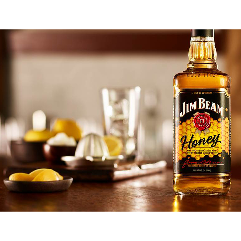 Лікер Jim Beam Honey 0,7 л 32,50% + Royal Club Bitter Lemon купити