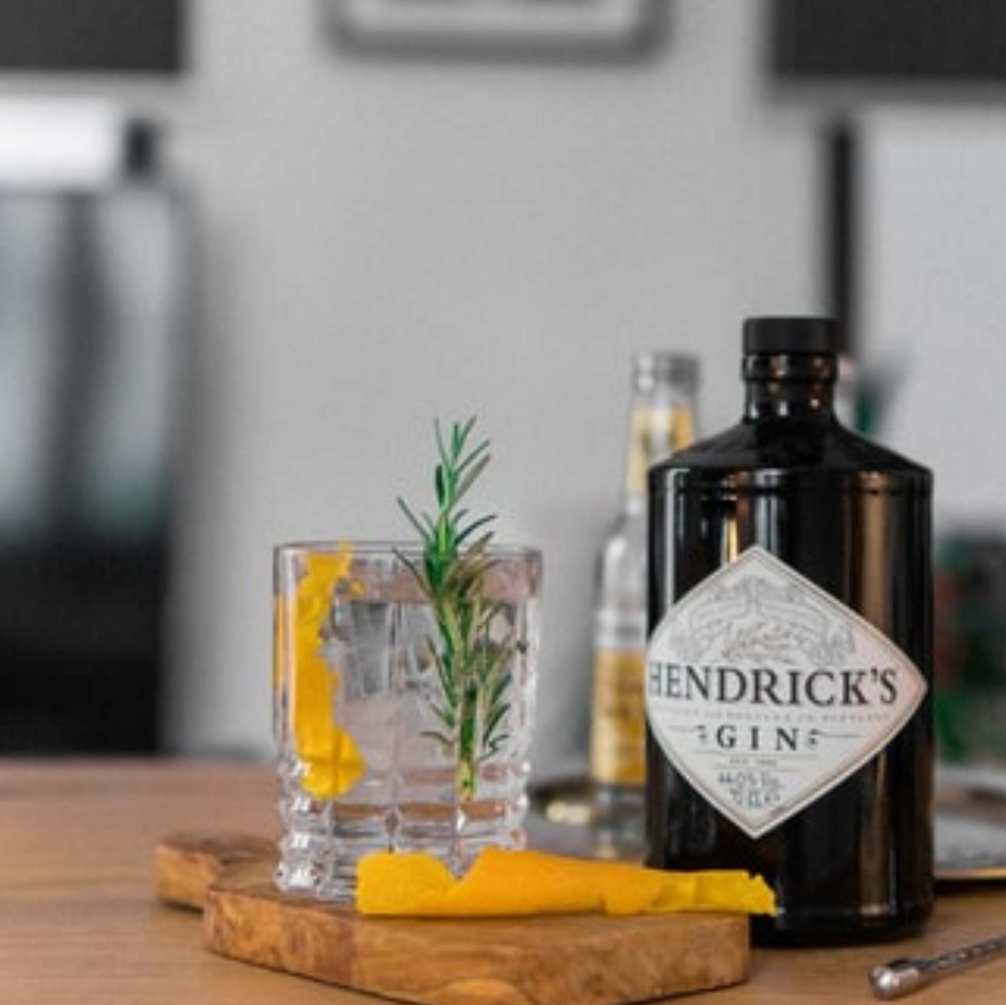 Шотландский джин Hendrick's 0,7л 41,40% купить