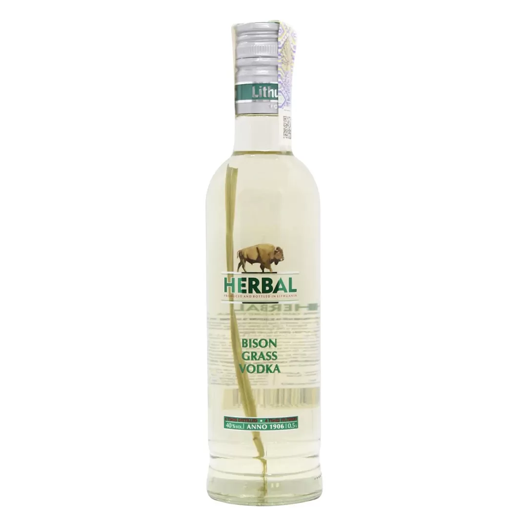 Напиток крепкий на основе водки и настойки Зубровки Herbal Bison Grass Vodka 0,5л 40%