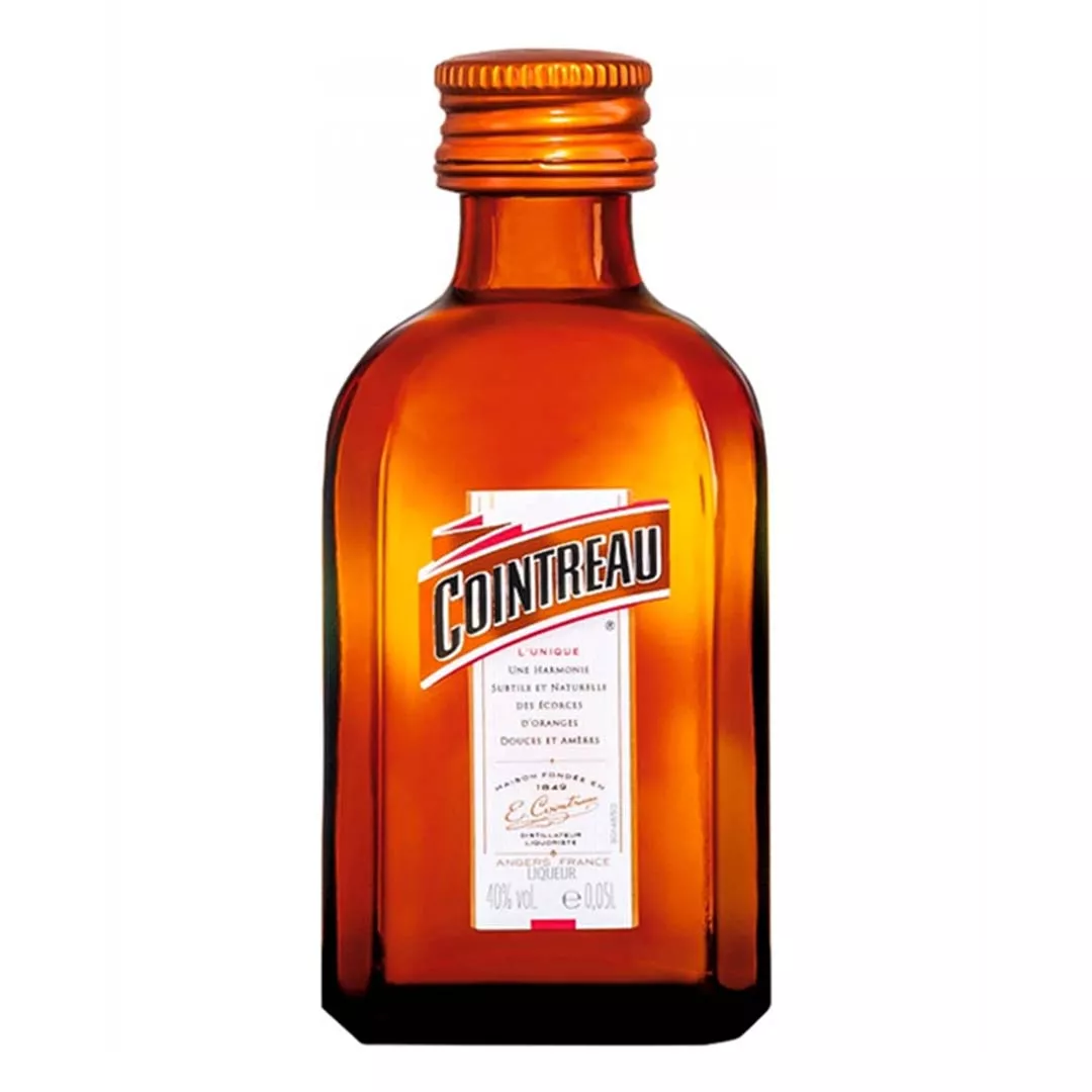 Ликер Cointreau 0,05л 40%