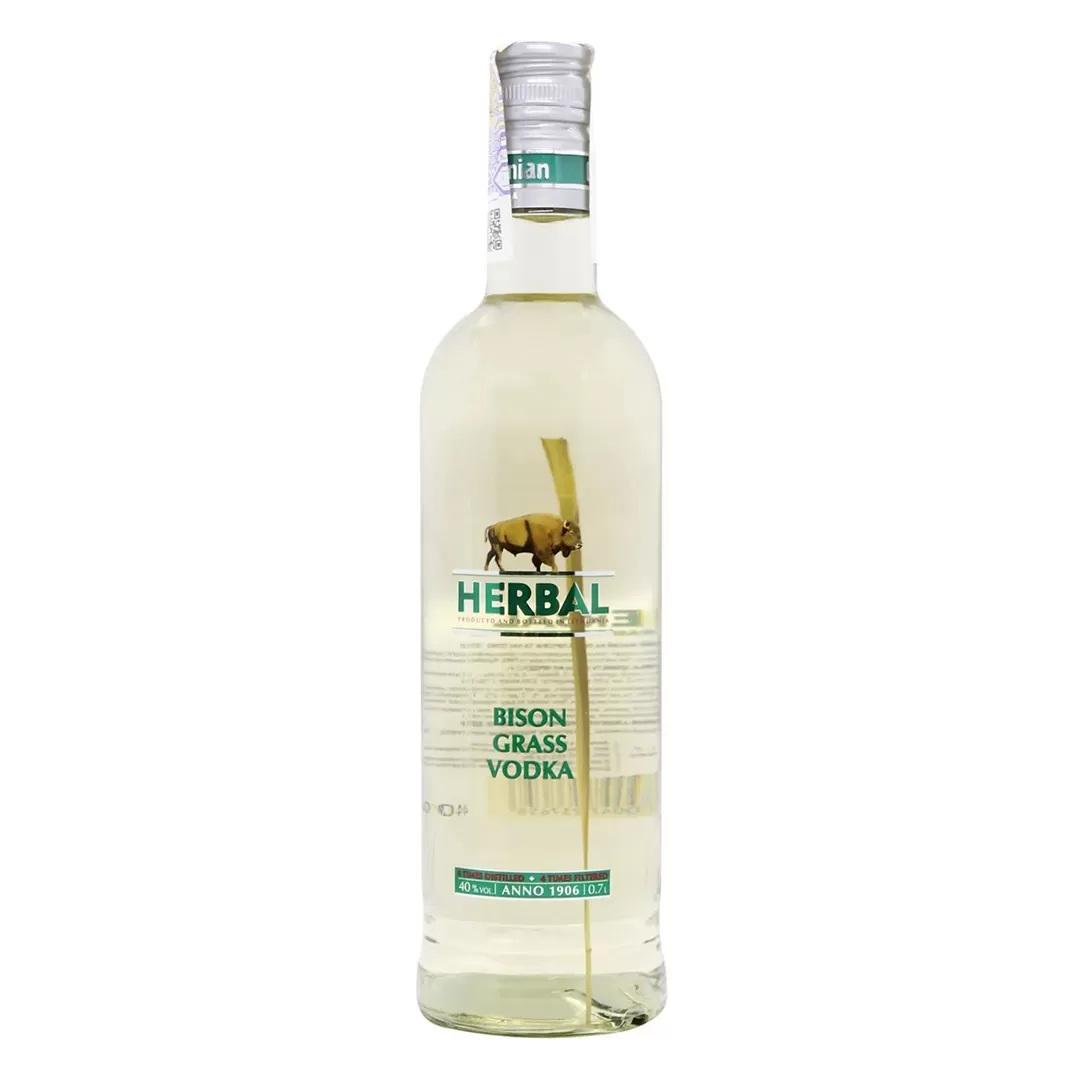 Напиток крепкий на основе водки и настойки Зубровки Herbal Bison Grass Vodka 0,7л 40%