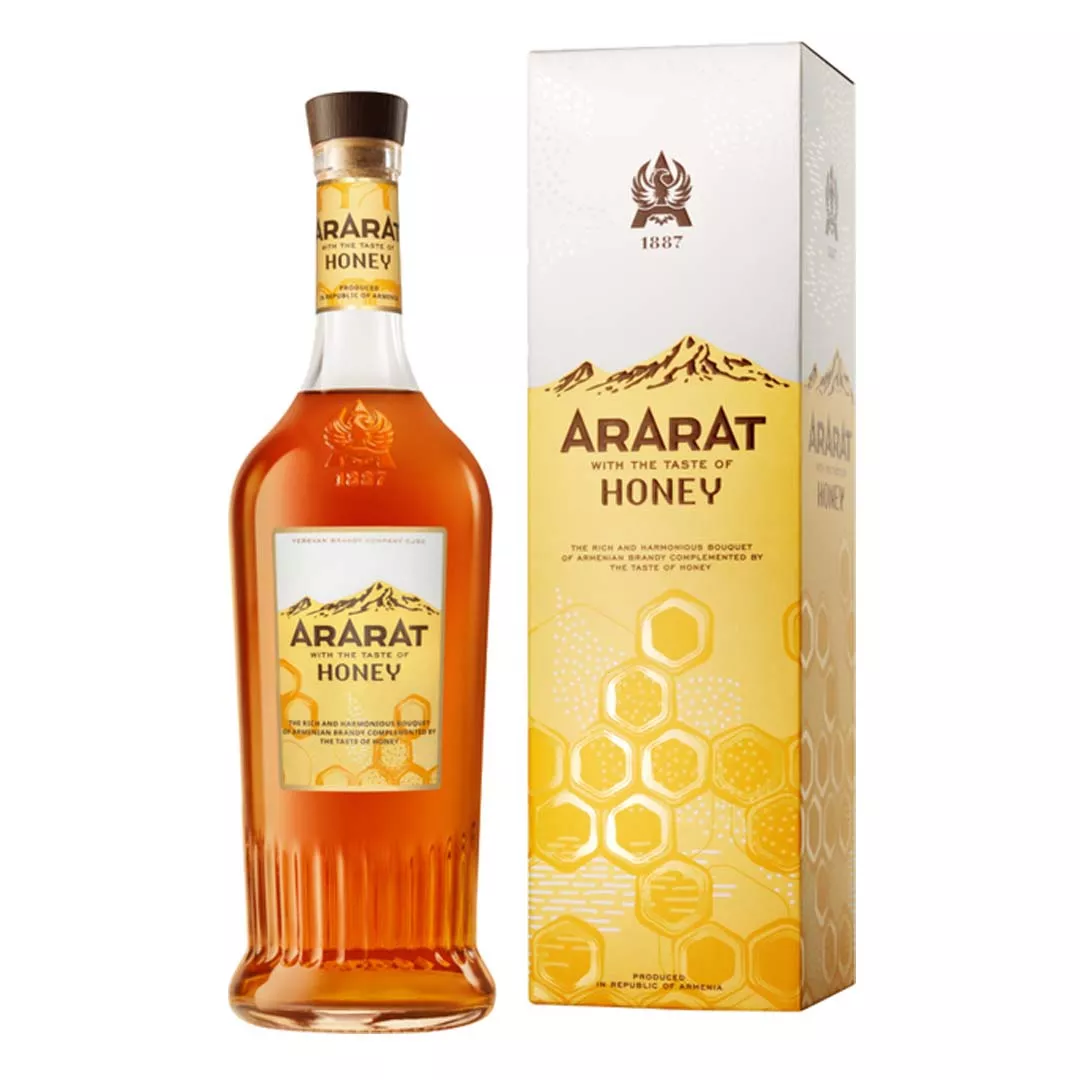 Крепкий алкогольный напиток Ararat Honey 0,5л 30%