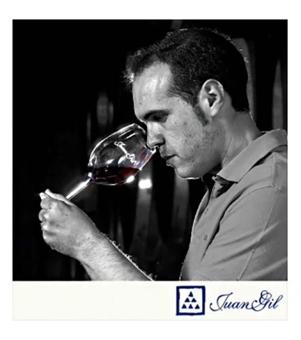 Вино Bodegas Juan Gil 18 meses 2018 красное сухое 0,75л 15,5% купить