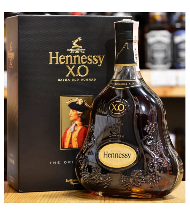 Коньяк Hennessy XO 20 лет выдержки 0,7 л 40% в подарочной упаковке купить