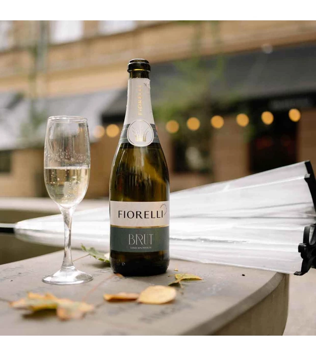 Вино игристое Fiorelli Brut белое брют 0,75л 11% в коробке купить