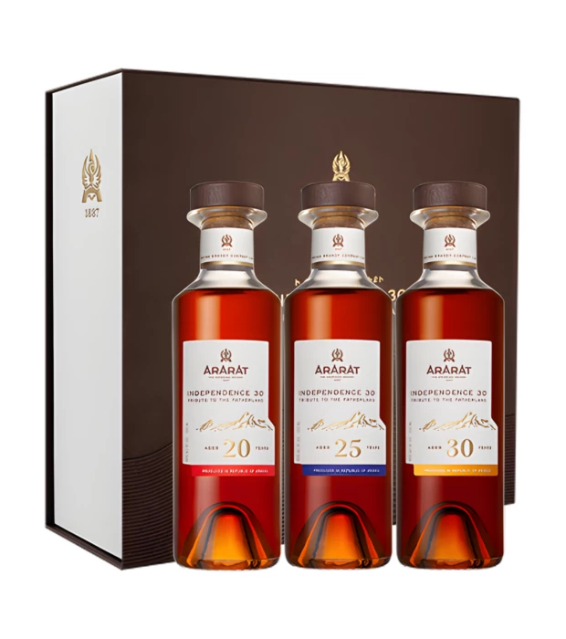 Набір бренді вірменський Ararat Independence 20, 25, 30 років 3× 0,2л 40%
