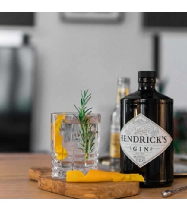 Шотландский джин Hendrick's 1л 41,40% купить