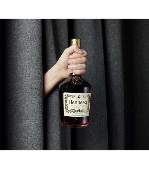 Коньяк Hennessy VS 40% 1,5л купити