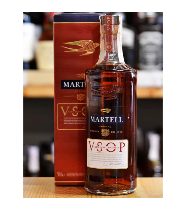 Коньяк Martell VSOP в подарочной упаковке 0,5 л 40% купить