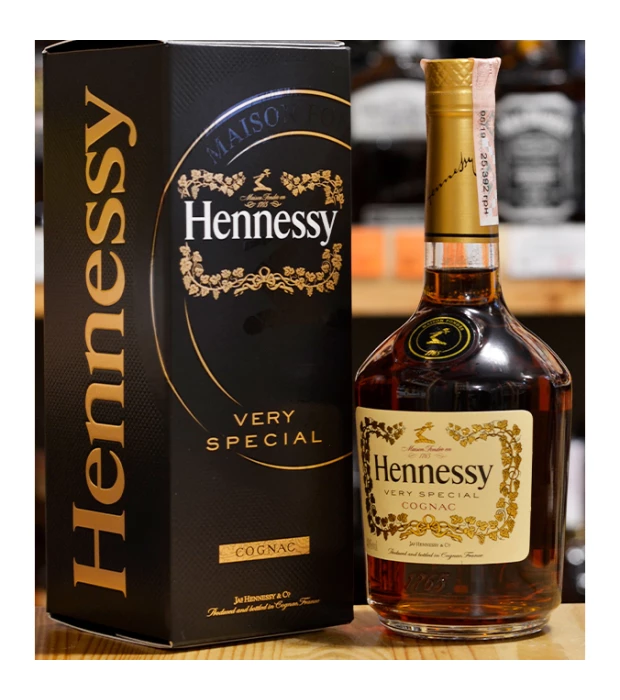Коньяк Hennessy VS 4 года выдержки 1л 40% в подарочной упаковке купить