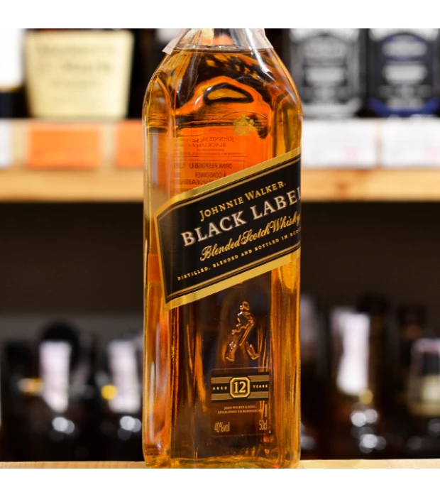 Виски Johnnie Walker Black Label с двумя стаканами 1л 40% купить