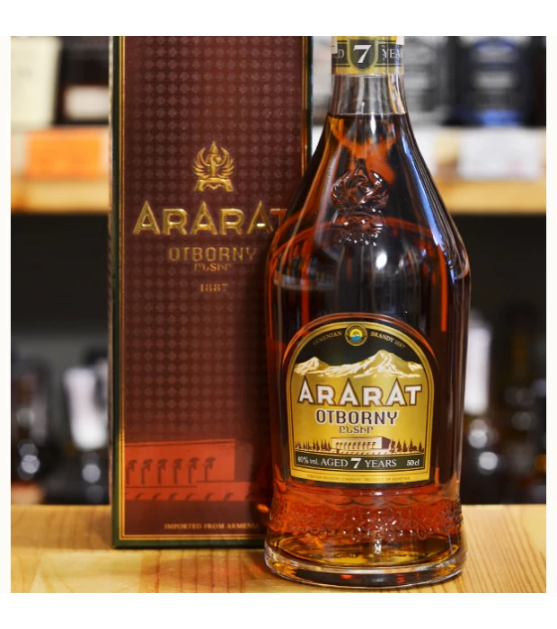 Бренді вірменське Ararat Otborny 7 років витримки 0,5 л 40% купити