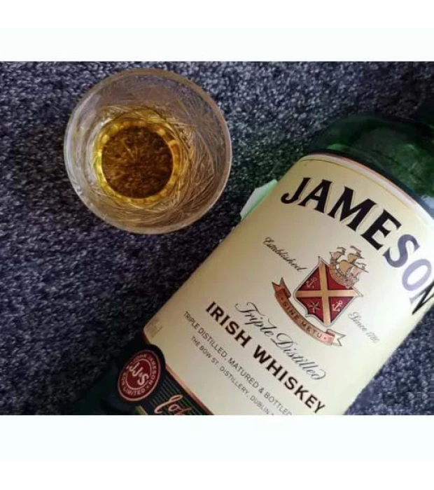Віскі Джемісон в металевій упаковці, Jameson Irish Whiskey in metal box 0,7 л 40% купити